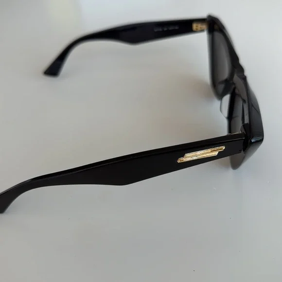 BOTTEGA VENETTA Black Cat-Eye Sunglasses - Picture 5 of 10